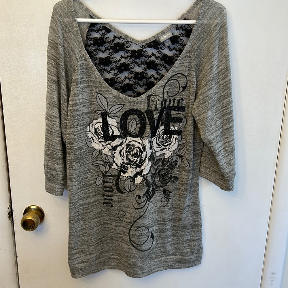 Vanity Women’s Top Size 2XL